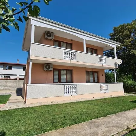 בית הארחה House Varna-2 קראפץ