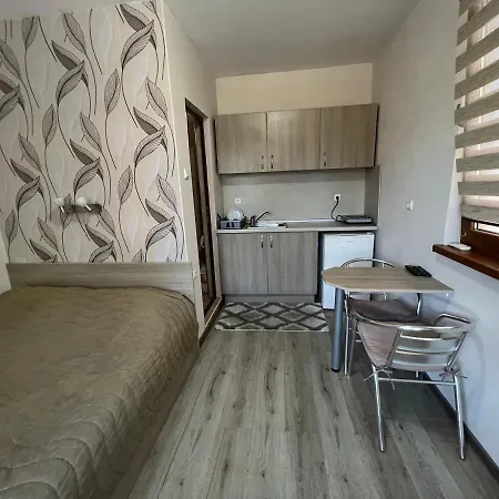 ゲストハウス House Varna-2 3*
